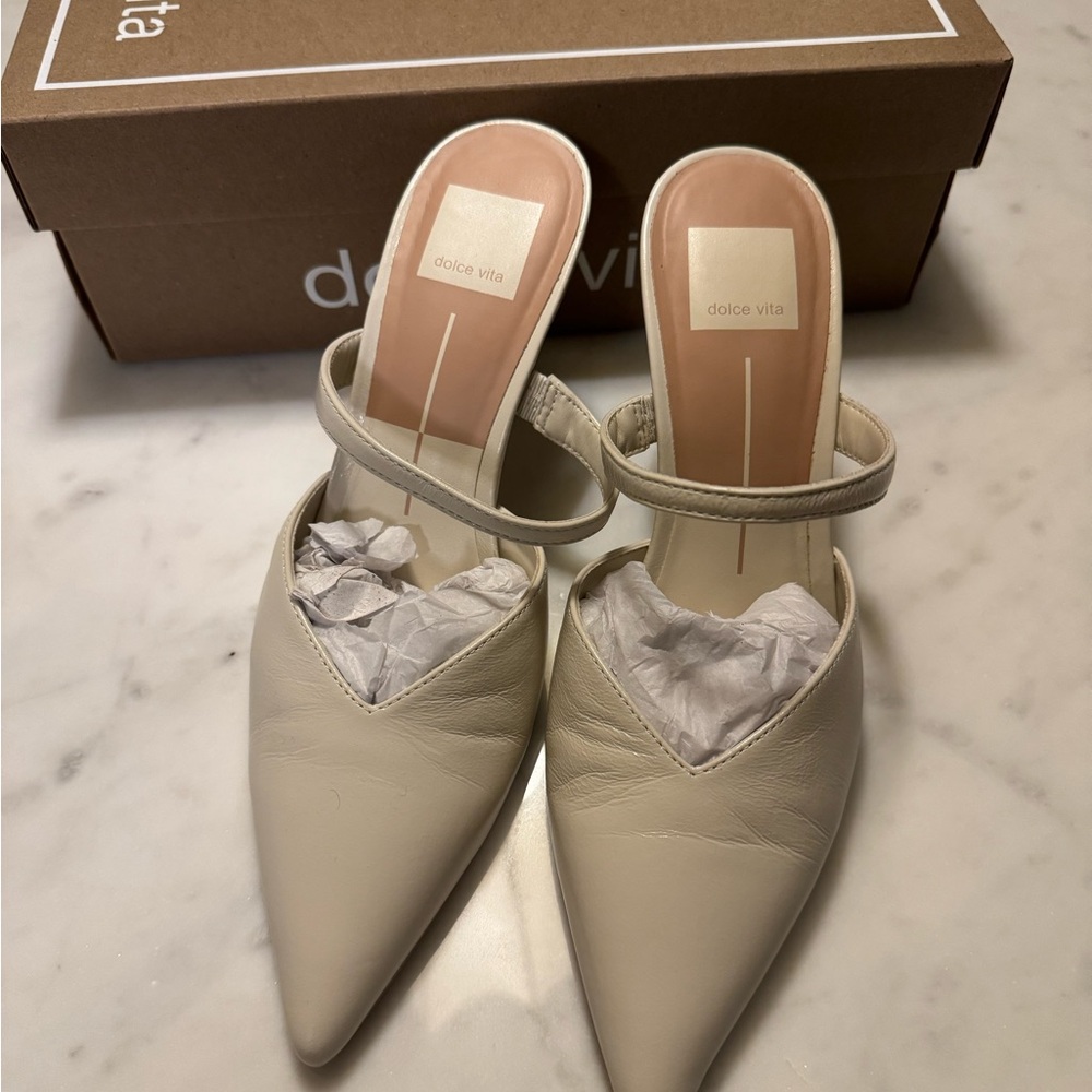 Dolce Vita Konika Pointed Toe Pump(Women)